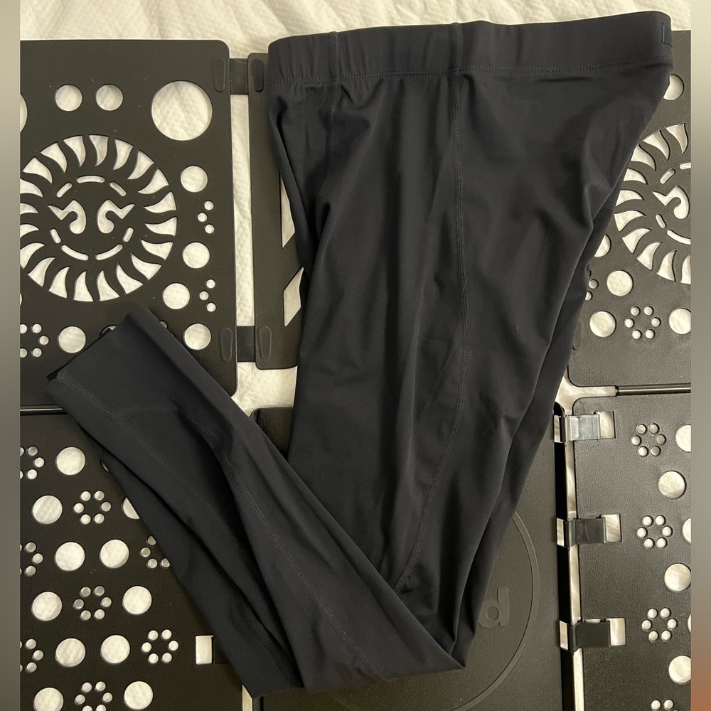 TWO Fabletics Baseline Tights